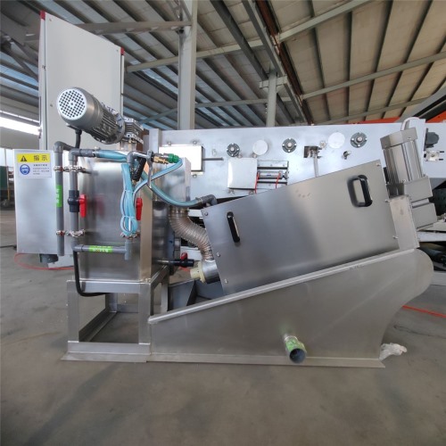 疊螺式污泥脫水機完工發(fā)貨！