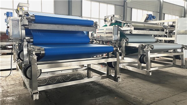 2臺(tái)帶式壓榨機(jī)完工發(fā)走啦！