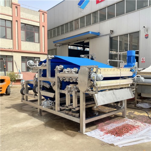 某食品廠訂購的1臺(tái)帶式果蔬榨汁機(jī)，試機(jī)檢驗(yàn)合格準(zhǔn)備發(fā)貨！