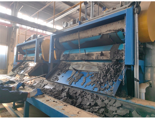 秦皇島某污水處理廠訂購2臺污泥二次脫水設(shè)備