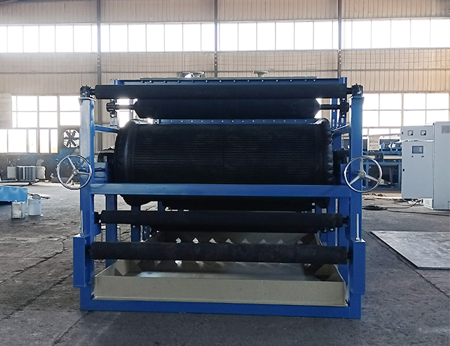 橡膠帶式真空過(guò)濾機(jī) 橡膠帶式真空過(guò)濾機(jī)