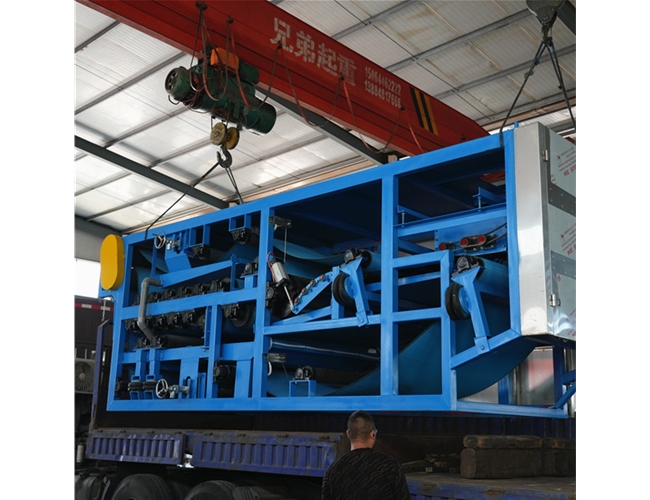 高壓帶式壓濾機(jī)發(fā)貨啦！