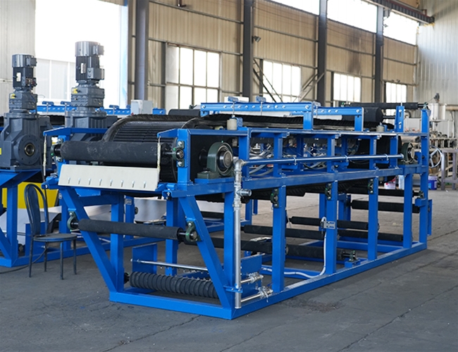 2臺(tái)橡膠帶式真空過濾機(jī)發(fā)貨啦！