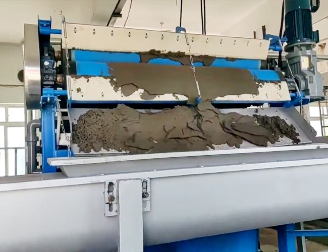 內(nèi)蒙古客戶定制的,帶式濃縮脫水一體機(jī)順利投入使用