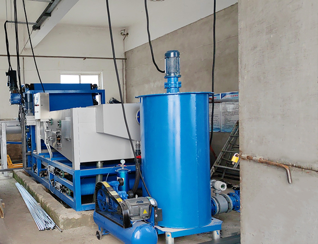 帶式濃縮脫水一體機(jī) 帶式濃縮脫水一體機(jī)