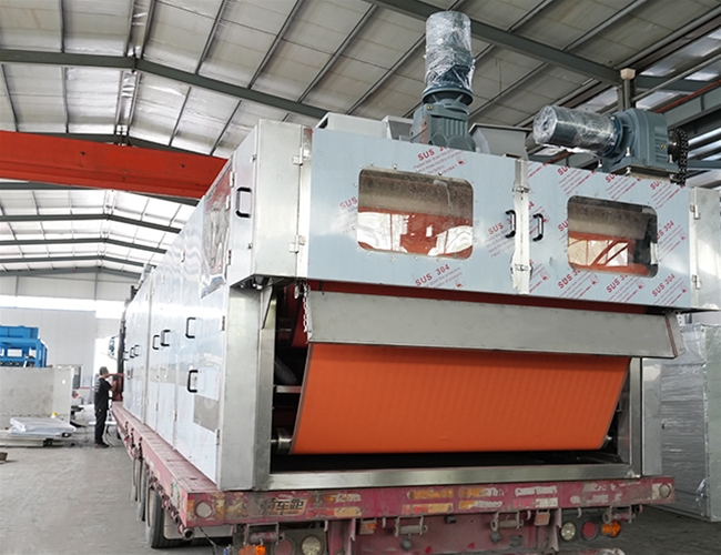 啟程！一體式污泥深度脫水機(jī)，發(fā)往內(nèi)蒙古客戶使用現(xiàn)場(chǎng)