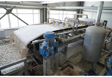 神奇！橡膠帶式真空過濾機讓碳酸鈣脫水變得如此簡單